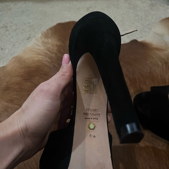 Stuart Weitzman Classic Black Pumps